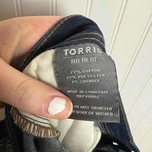 Torrid Luxe bootcut mid rise jeans dark wash size 26T - Picture 8 of 8